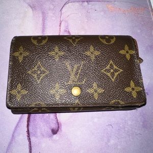 Louis Vuitton Tressor wallet